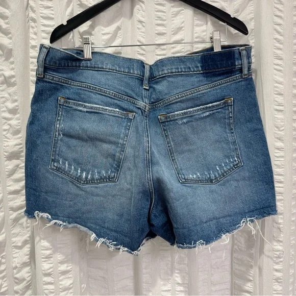 A&F "Mom" Jean Shorts 3/3.5 Inch - Picture 4 of 4